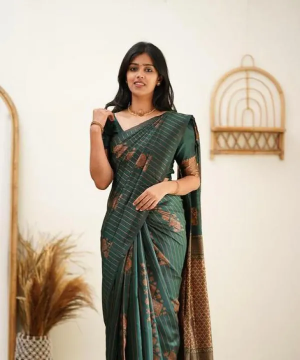 Green__Woven_Banarasi_Jacquard__Saree_With_Unstitched_Blouse