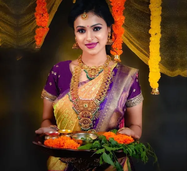 Yellow__Woven_Banarasi_Jacquard__Saree_With_Unstitched_Blouse