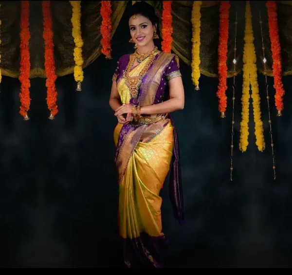 Yellow__Woven_Banarasi_Jacquard__Saree_With_Unstitched_Blouse