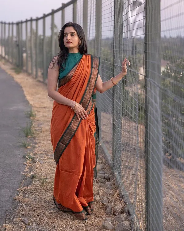 Fanta_Green_Woven_Kanjivaram_Soft_Silk__Saree_With_Unstitched_Blouse