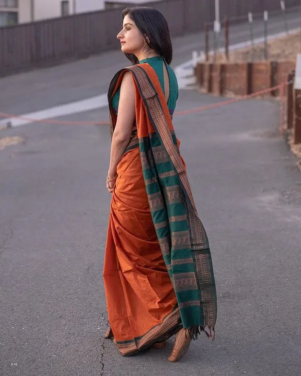 Fanta_Green_Woven_Kanjivaram_Soft_Silk__Saree_With_Unstitched_Blouse