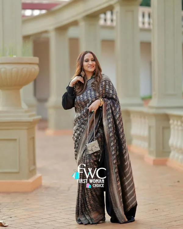 Black_Woven_Jacquard_Soft_Silk__Saree_With_Unstitched_Blouse