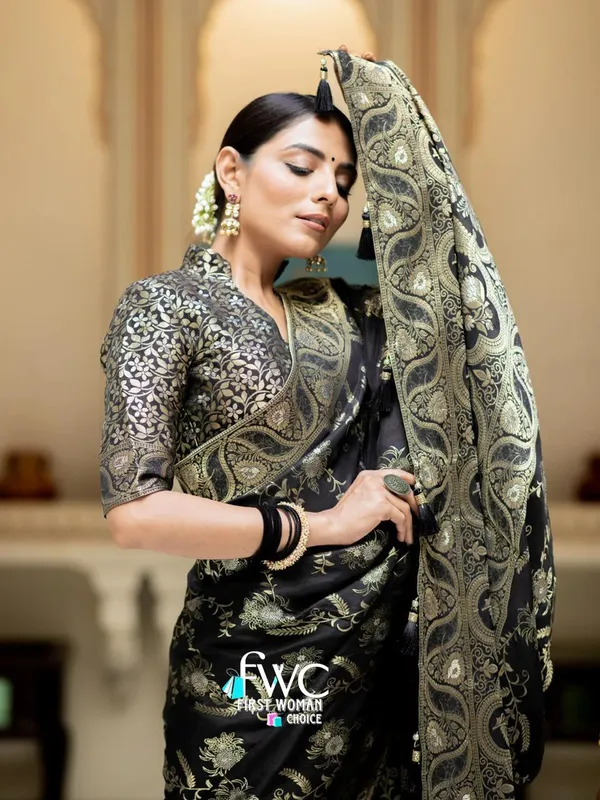 Black__Woven_Jacquard__Saree_With_Unstitched_Blouse