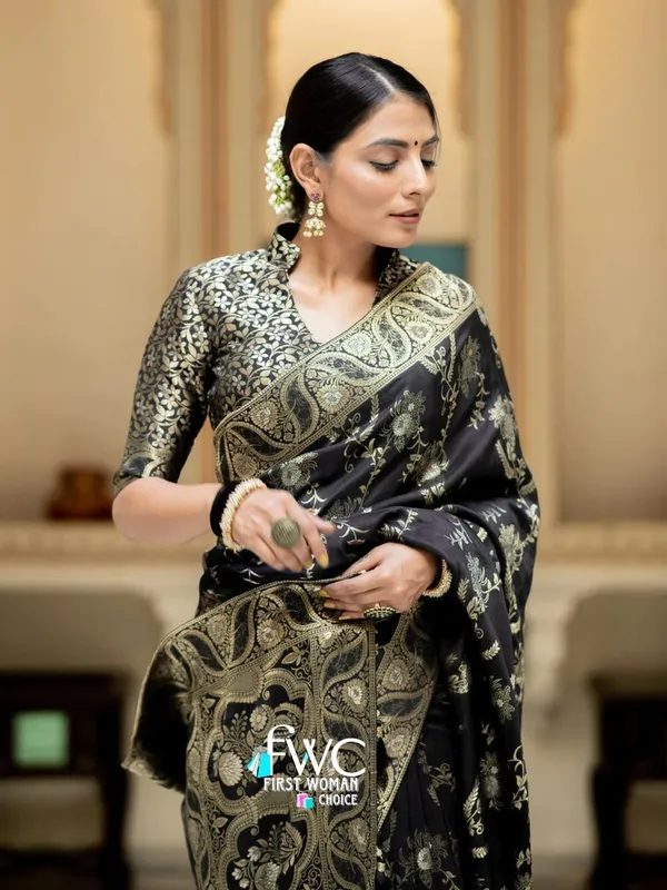 Black__Woven_Jacquard__Saree_With_Unstitched_Blouse