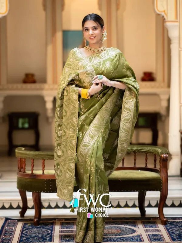 Mehendi__Woven_Jacquard__Saree_With_Unstitched_Blouse