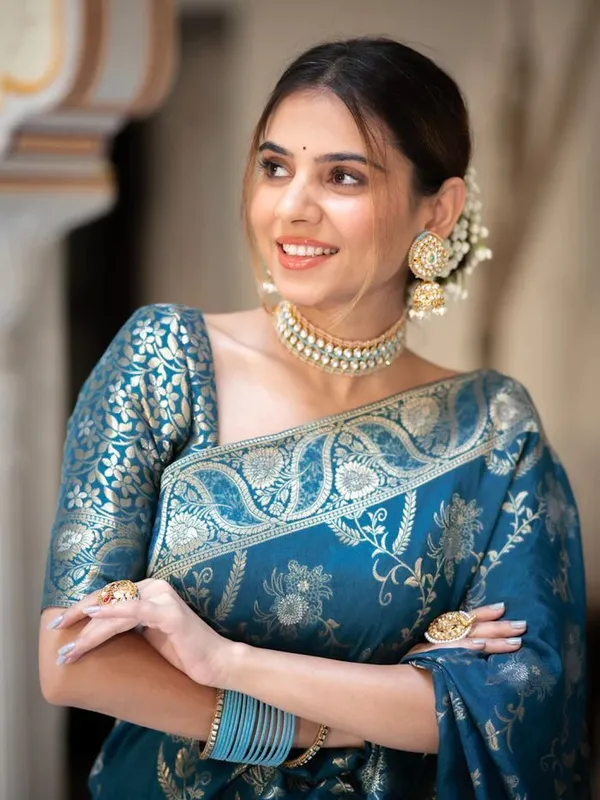 Rama__Woven_Banarasi_Jacquard__Saree_With_Unstitched_Blouse