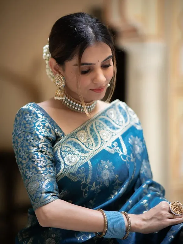 Rama__Woven_Banarasi_Jacquard__Saree_With_Unstitched_Blouse