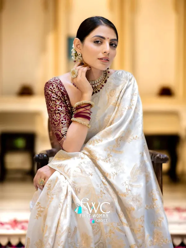 White__Woven_Jacquard__Saree_With_Unstitched_Blouse