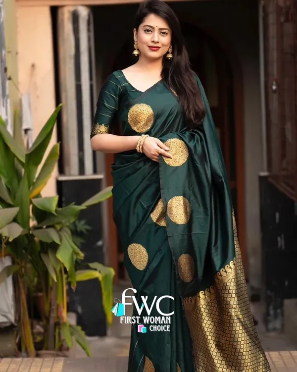 Green__Woven_Jacquard__Saree_With_Unstitched_Blouse