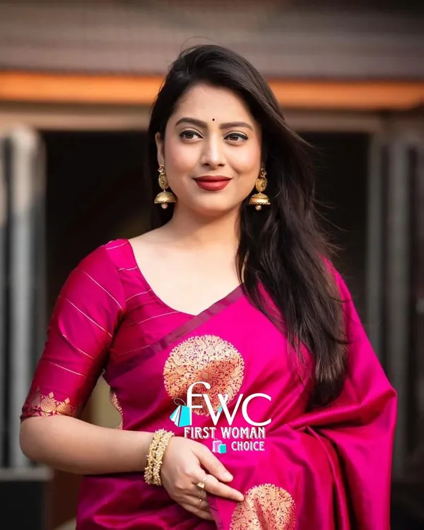 Pink__Woven_Jacquard__Saree_With_Unstitched_Blouse