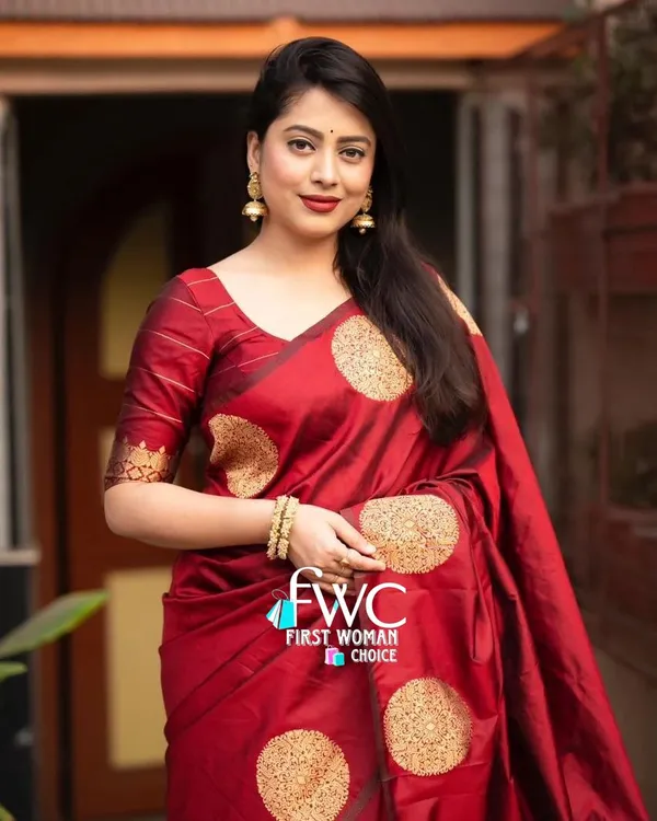 Red__Woven_Jacquard__Saree_With_Unstitched_Blouse