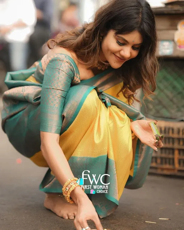 Yellow/Rama__Woven_Jacquard__Saree_With_Unstitched_Blouse