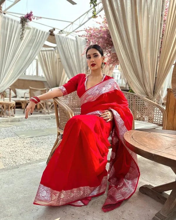 Red__Woven_Jacquard__Saree_With_Unstitched_Blouse