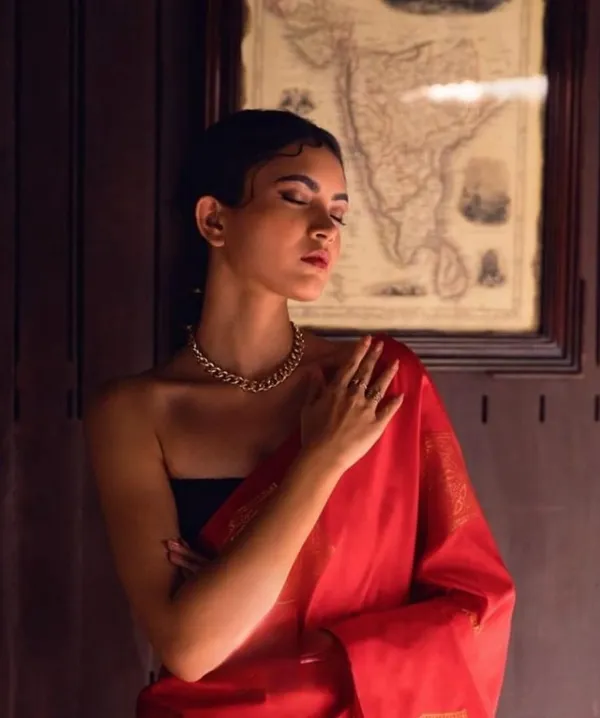 Red__Woven_Jacquard__Saree_With_Unstitched_Blouse