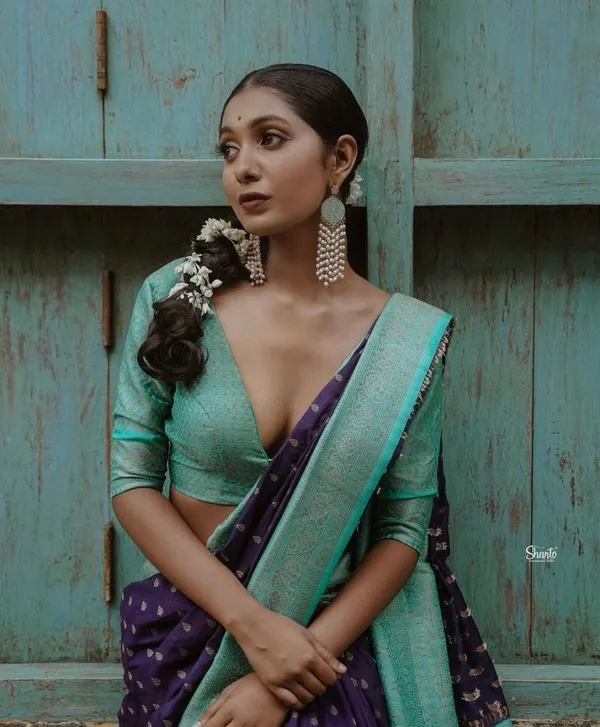 Blue__Woven_Banarasi_Jacquard__Saree_With_Unstitched_Blouse