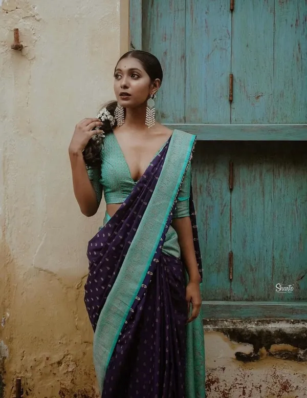 Blue__Woven_Banarasi_Jacquard__Saree_With_Unstitched_Blouse