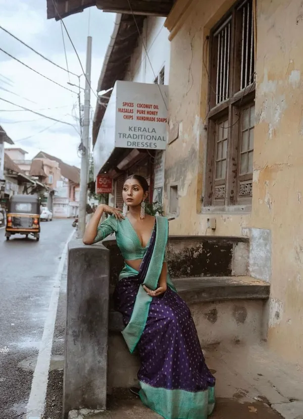 Blue__Woven_Banarasi_Jacquard__Saree_With_Unstitched_Blouse