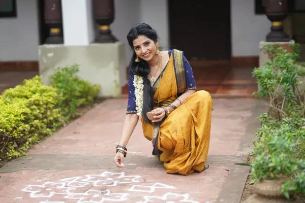 Yellow__Woven_Banarasi_Jacquard__Saree_With_Unstitched_Blouse