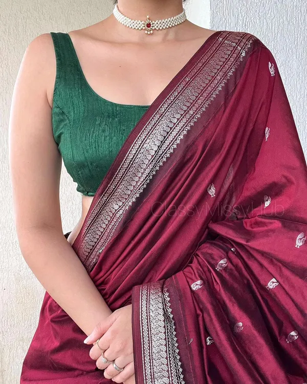 Maharani__Woven_Jacquard__Saree_With_Unstitched_Blouse