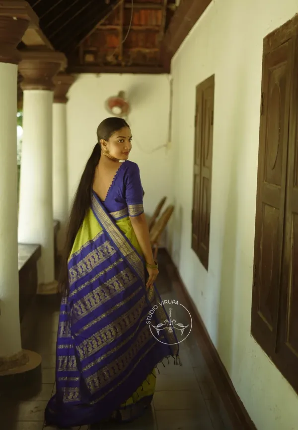 Lemon/Blue_Woven_Kanjivaram_,_Banarasi_Jacquard__Saree_With_Unstitched_Blouse