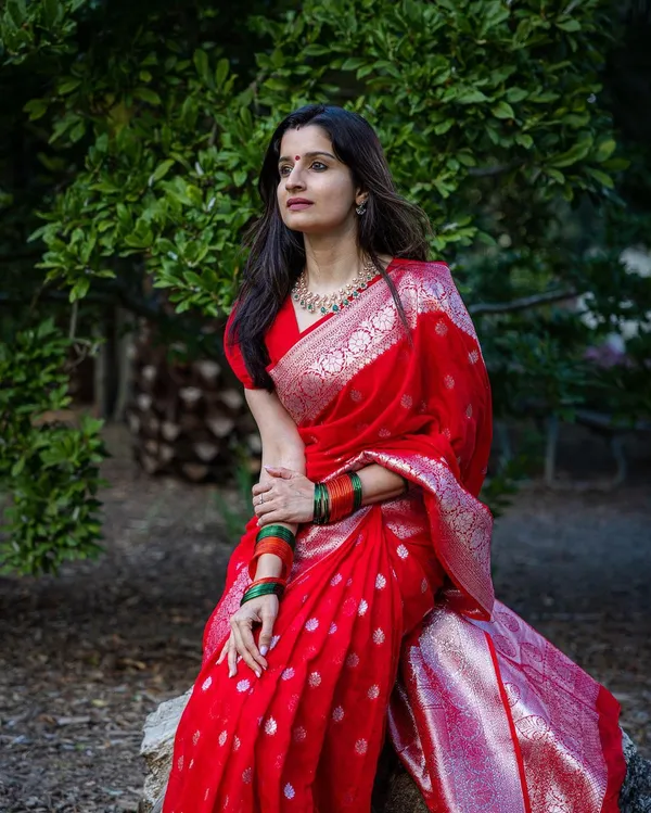 Red__Woven_Banarasi_Jacquard__Saree_With_Unstitched_Blouse