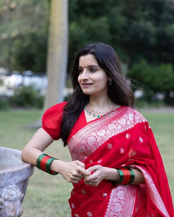 Red__Woven_Banarasi_Jacquard__Saree_With_Unstitched_Blouse