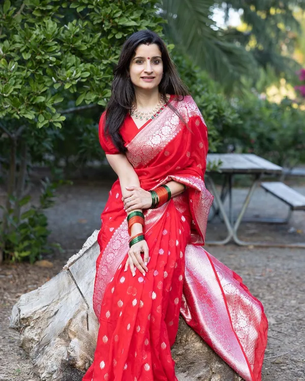 Red__Woven_Banarasi_Jacquard__Saree_With_Unstitched_Blouse