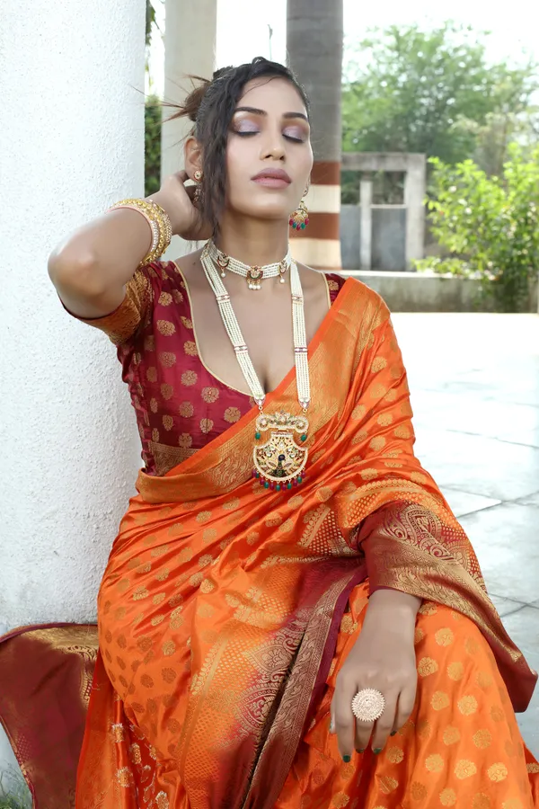 Orange_Woven_Banarasi_Soft_Silk__Saree_With_Unstitched_Blouse