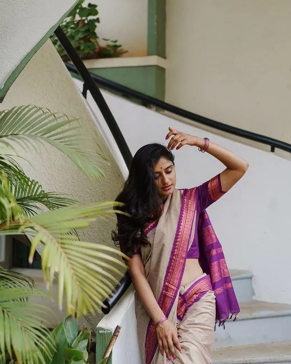 Cream_Wine_Woven_Banarasi_Soft_Silk__Saree_With_Unstitched_Blouse
