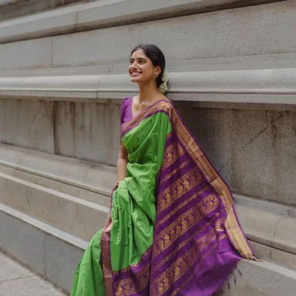 Perot_Wine_Woven_Banarasi_Soft_Silk__Saree_With_Unstitched_Blouse