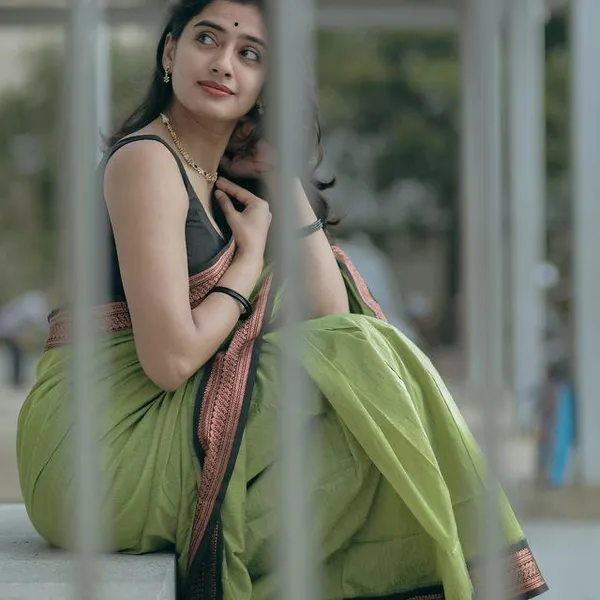Pissta_Green_Woven_Jacquard_Soft_Silk__Saree_With_Unstitched_Blouse