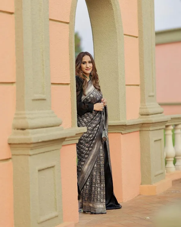 Black_Woven_Banarasi_Soft_Silk__Saree_With_Unstitched_Blouse