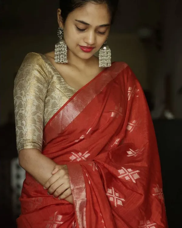 RED_Khadi_cotton_silk_Saree_with_Blouse_Piece_For__Women