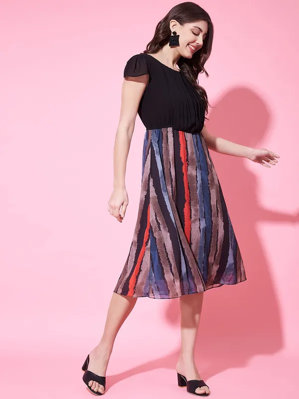 Stripe_Printed_Georgette_Fit_&_Flare_Midi_Dress