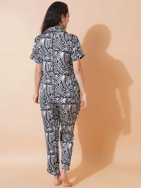 Monochrome_Japan_Satin__Abstract_Night_Suit_For_Women