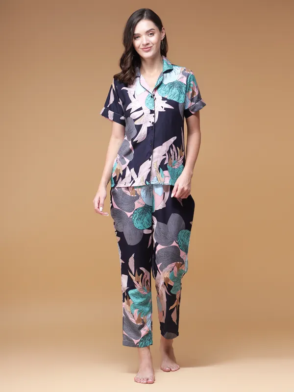 Abstract_Printed_Lapel_Collar_Night_suit