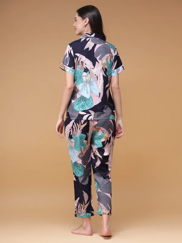 Abstract_Printed_Lapel_Collar_Night_suit