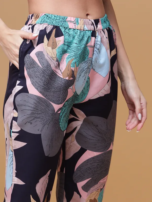 Abstract_Printed_Lapel_Collar_Night_suit