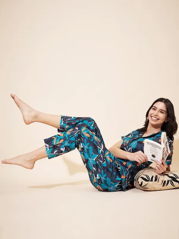 Teal_Cotton_Floral_Print_Night_Suit_For_Women.