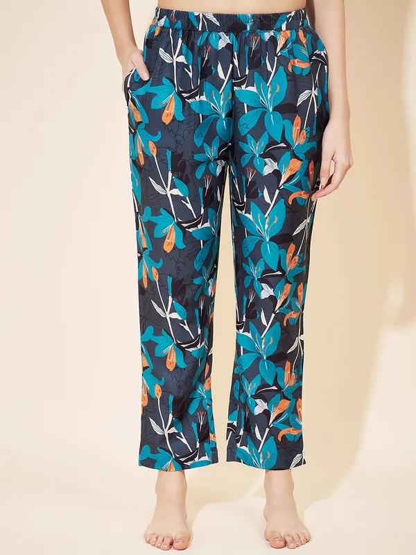 Teal_Cotton_Floral_Print_Night_Suit_For_Women.