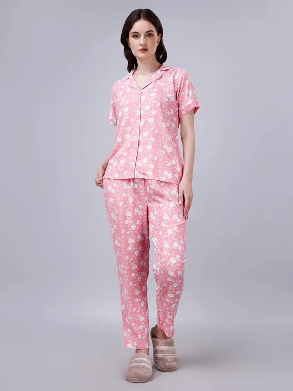 Pink_Floral_Print_Night_Suit_in_Cotton_Blend_For_Women