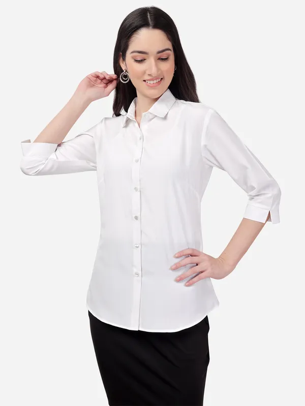 Women_Regular_Fit_Solid_Spread_Collar_Casual_Shirt.