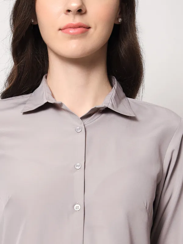 Women_Tailored_Fit_Spread_Collar_Casual_Shirt