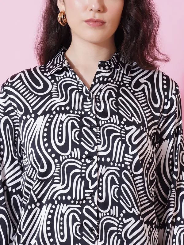 Modern_Tailored_Fit_Abstract_Printed_Satin_Shirt