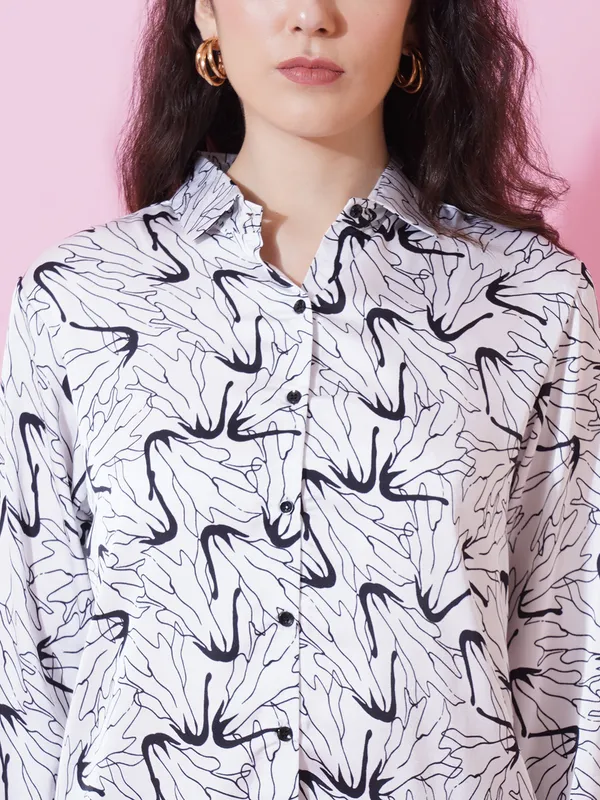 Modern_Tailored_Fit_Abstract_Printed_Spread_Collar_Satin_Shirt