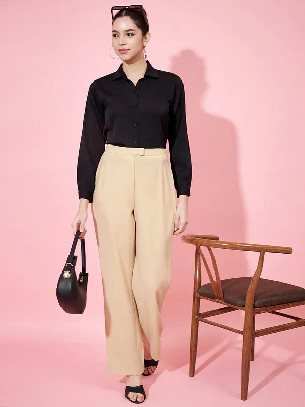 Premium_Tailored_Fit_Spread_Collar_Long_Sleeves_Silk_Casual_Shirt