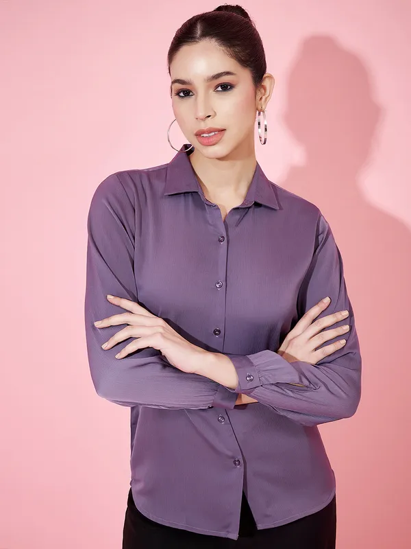 Premium_Tailored_Fit_Spread_Collar_Long_Sleeves_Silk_Casual_Shirt