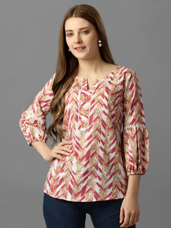 Round-Neck_Tunic_with_3/4th_Sleeves_For_Women.
