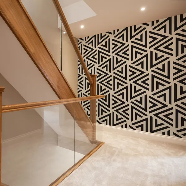 Black_triangles_on_white_color_illustration_Mural_Wallpaper.