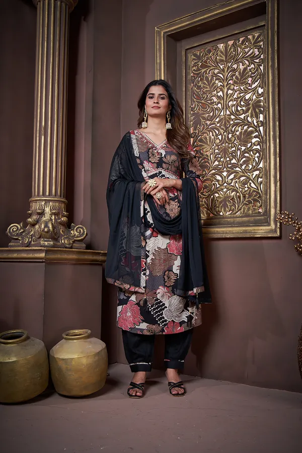 Black_Rayon_Kurta_Set_for_Women